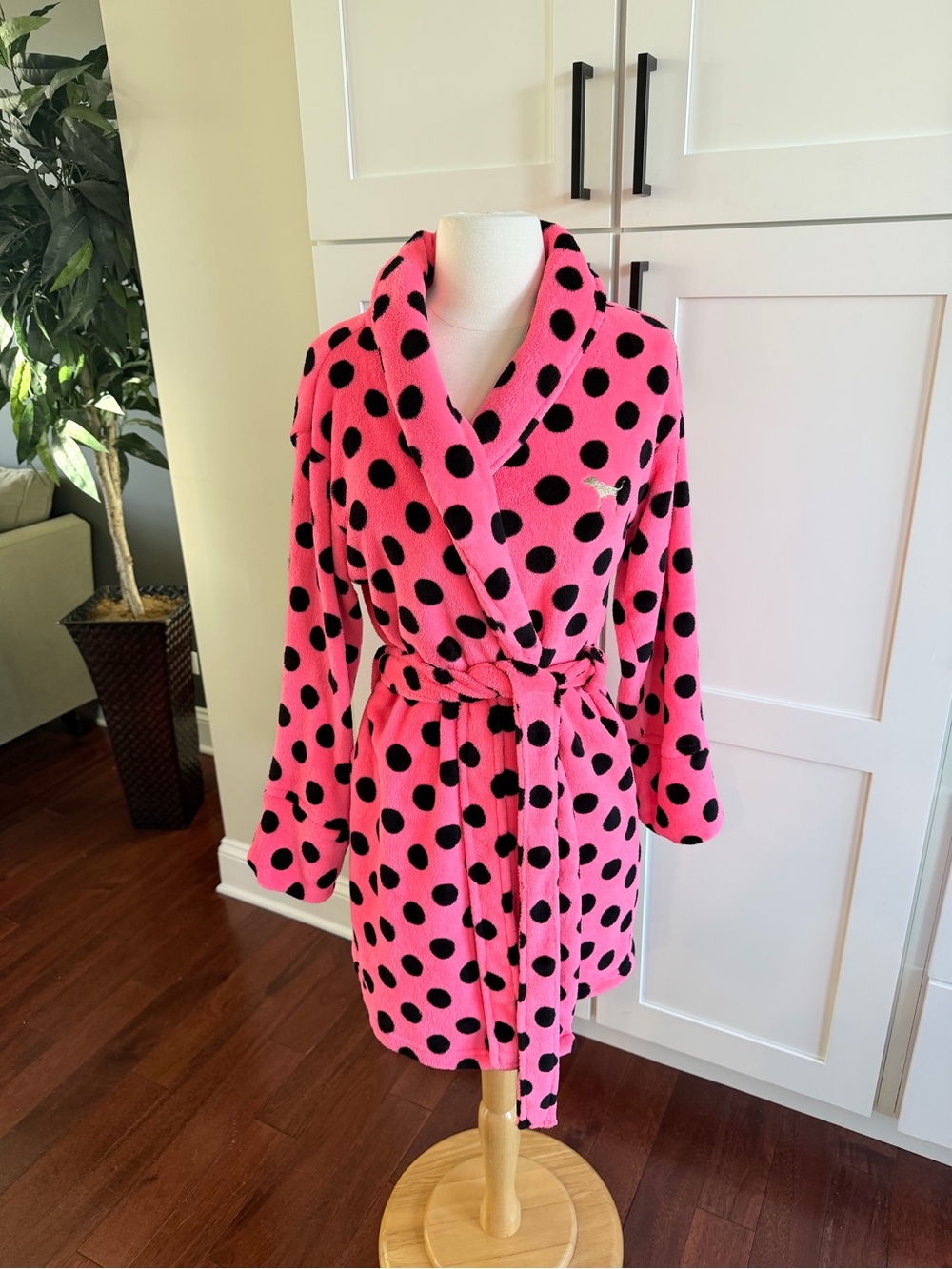 Victoria’s Secret PINK Robe Hot Pink With Black Polka Dots XS/S